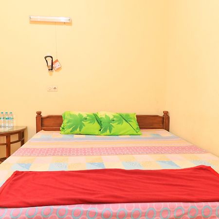 Penginapan Pondok Rizqi Syariah Brebek Exterior photo