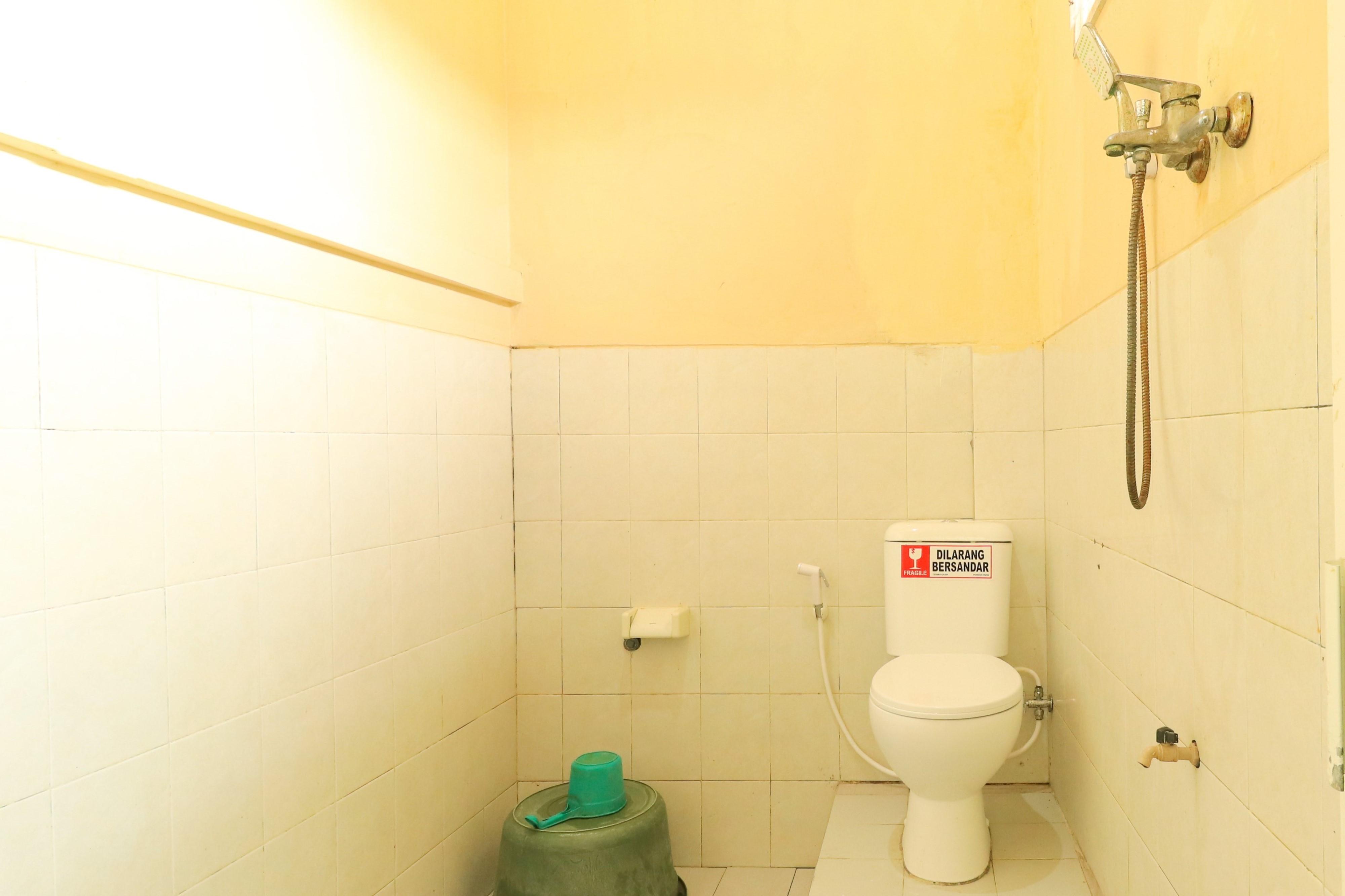 Penginapan Pondok Rizqi Syariah Brebek Exterior photo