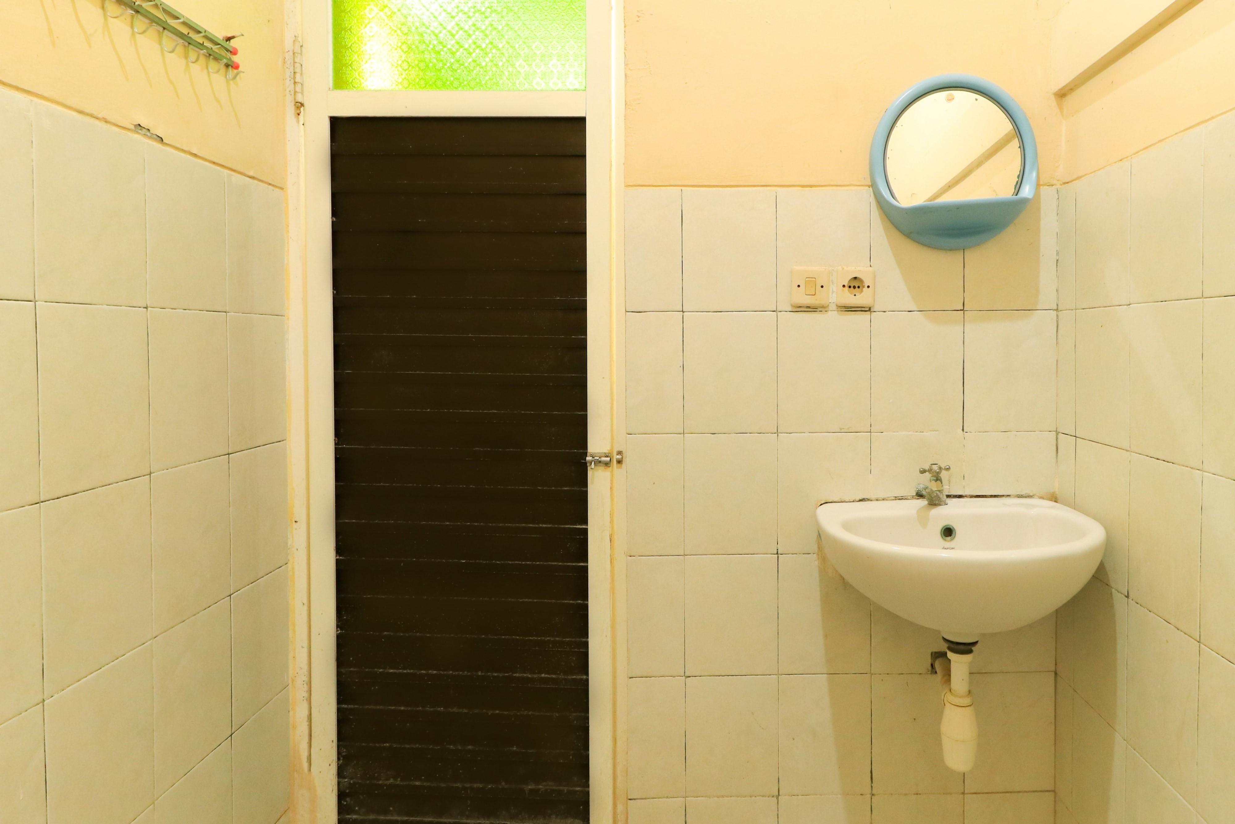 Penginapan Pondok Rizqi Syariah Brebek Exterior photo