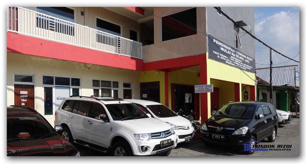 Penginapan Pondok Rizqi Syariah Brebek Exterior photo