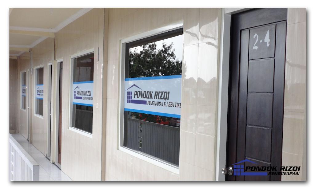 Penginapan Pondok Rizqi Syariah Brebek Exterior photo